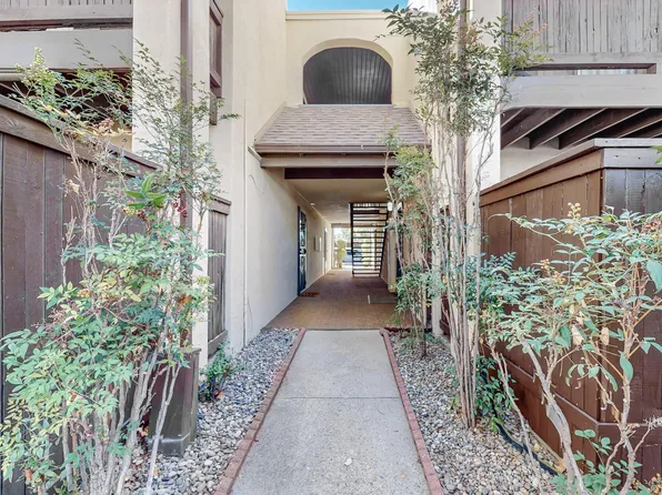 1601 Pennsylvania St NE #B-15, Albuquerque, NM 87110