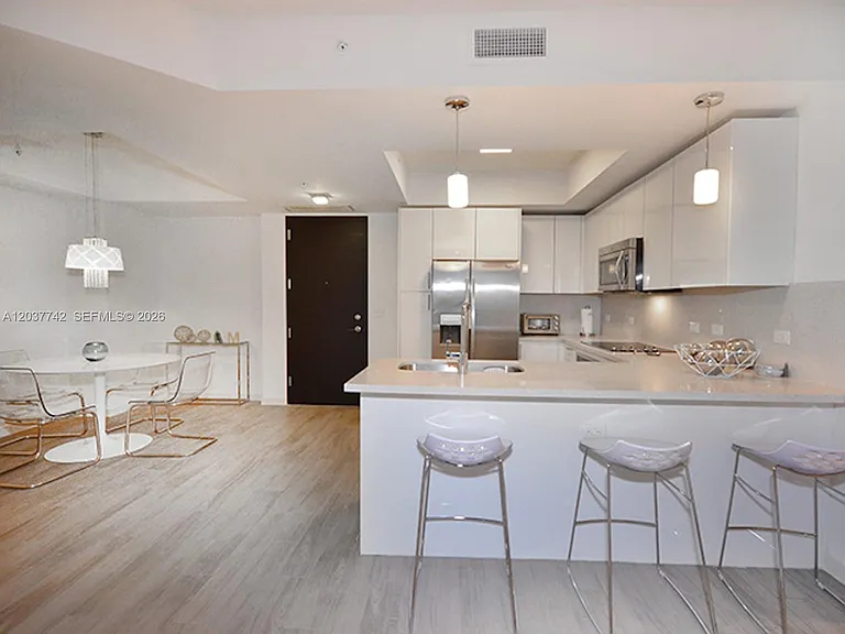 999 SW 1st Ave #1611 — Photo 6