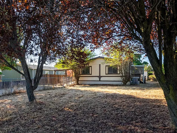 2496 Terr Mont St, White City, OR 97503