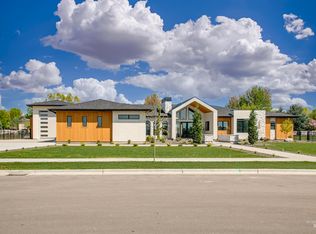 680 N Delehaye Ave, Eagle, ID 83616