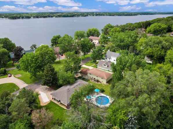 2680 Tower Rd, Mc Farland, WI 53558