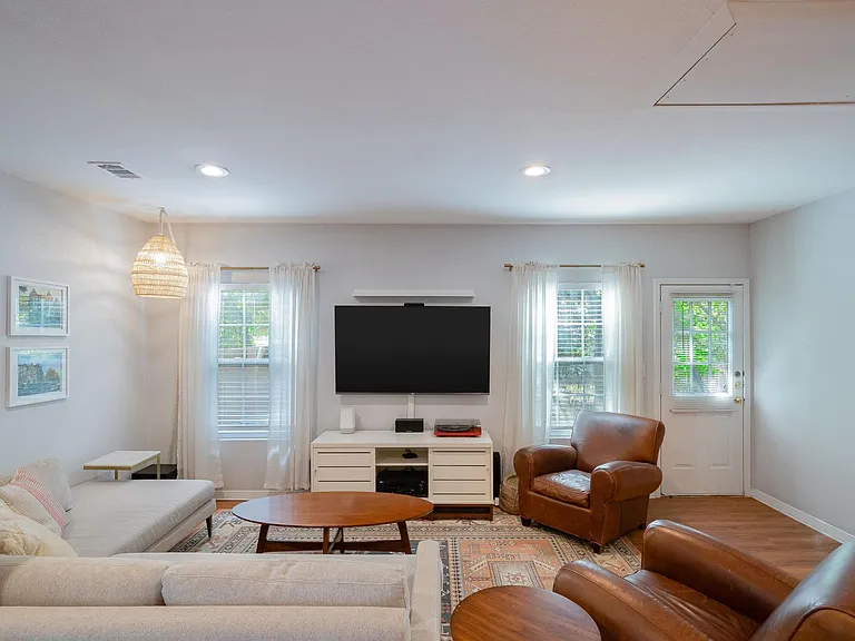 614 Long Bow Ln — Photo 5