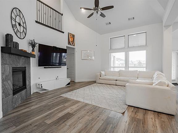 5th image of 1305 Summer Ln