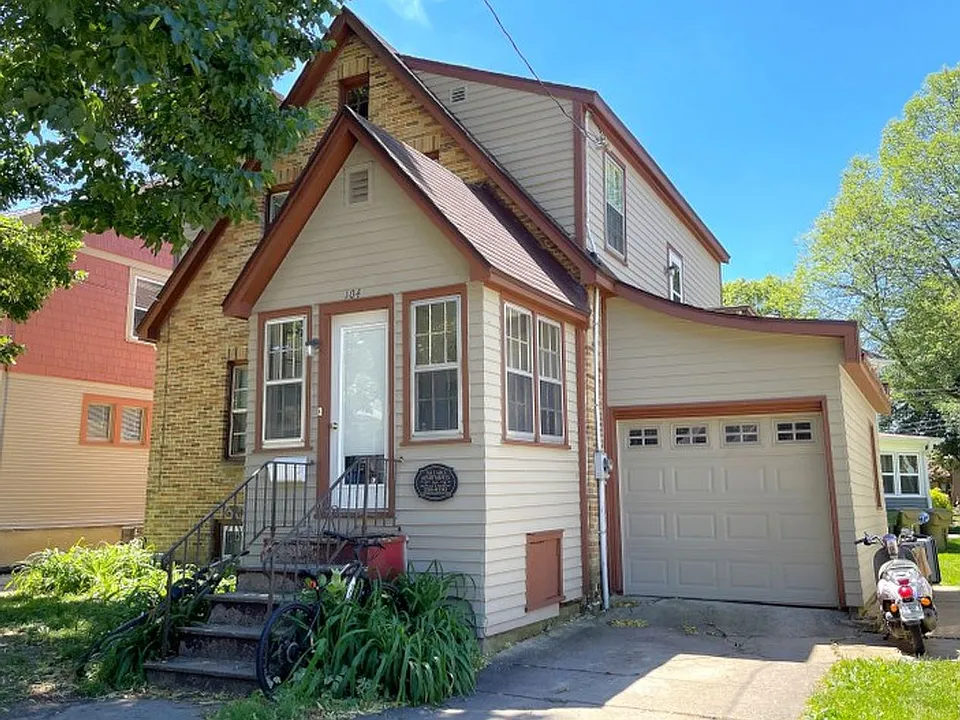 104 S Randall Ave
