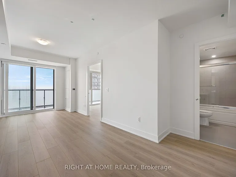 2545 Simcoe St N #2211 — Photo 16