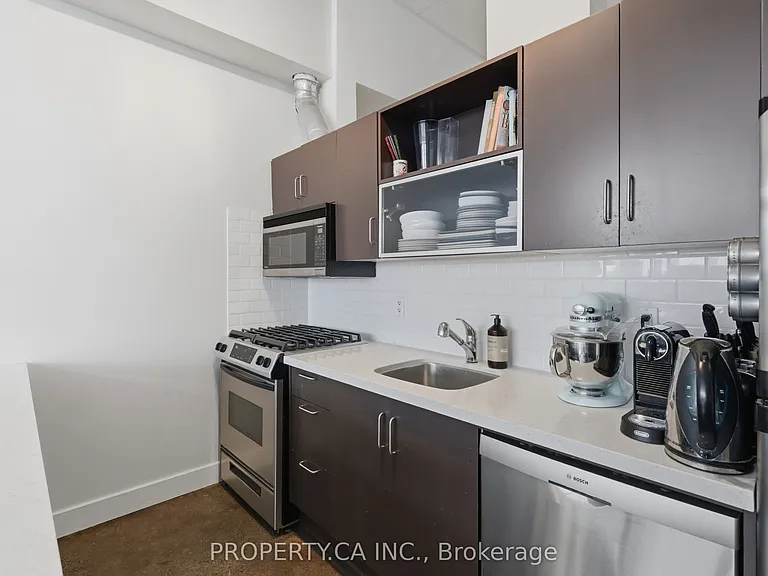 233 Carlaw Ave #325 — Photo 14