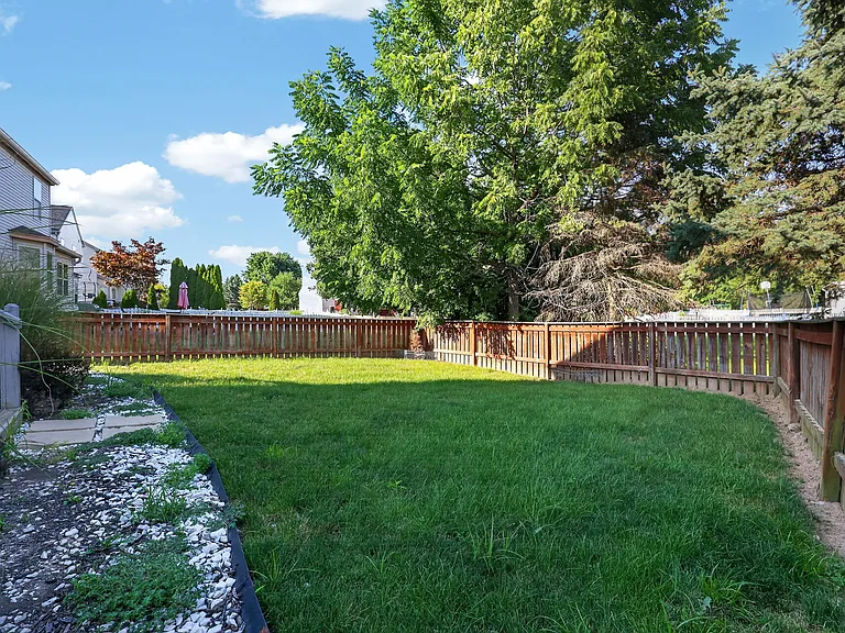 9166 Windy Creek Dr — Photo 39