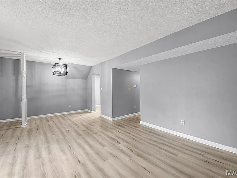 8912 Cardinal Ter — Photo 5