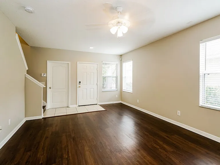 1405 Marsh Wood Dr — Photo 5