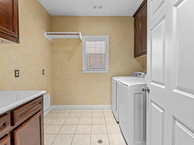 1505 Potomac Dr — Photo 20
