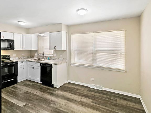 5th image of 483 W 15th Pl