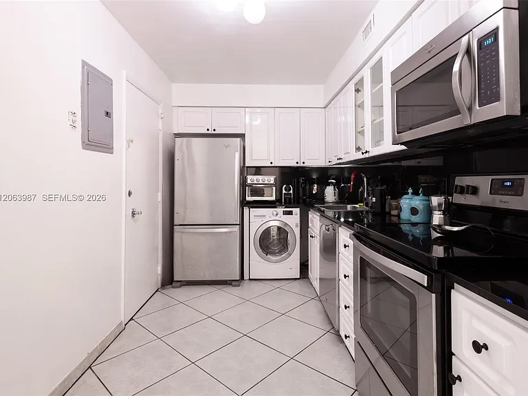 6770 Indian Creek Dr #7B — Photo 32