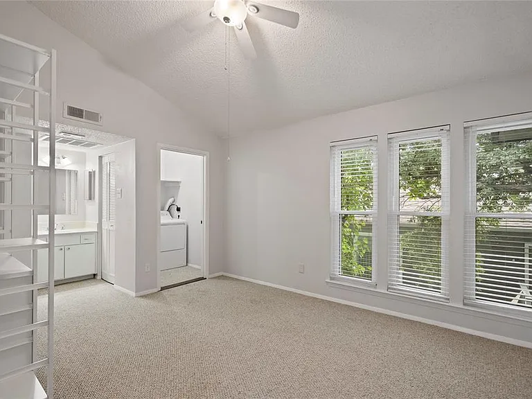 4020 Holland Ave #202 — Photo 28