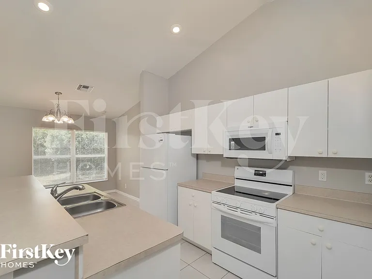 1411 NE 13th Ave — Photo 10