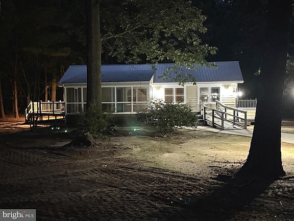 3rd image of 3835 Walt Thomas Rd