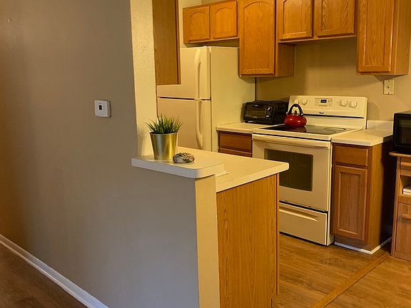 5th image of 7425 Brookdale Dr #2-103