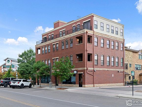 2nd image of 220 Willow St #302