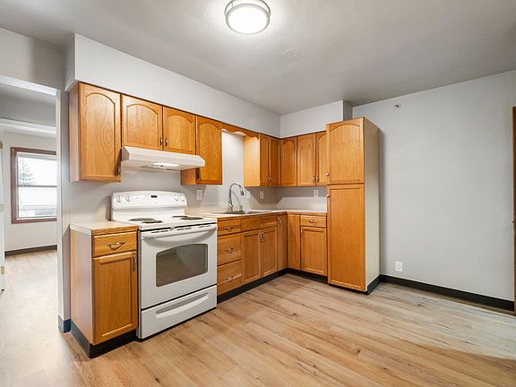 2nd image of 403 1/2 Garfield St S APT 19