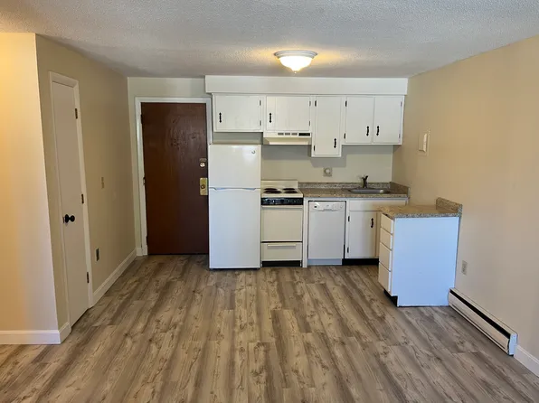 18 Amherst St, Nashua, NH 03064