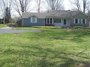 1090 Gardner Blvd, Barberton, OH 44203