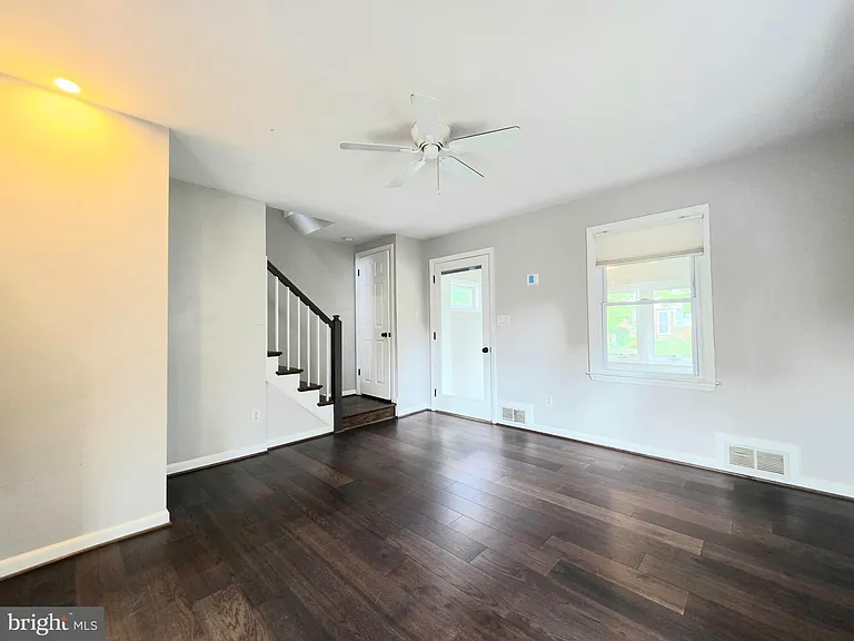 6012 Williamsburg Rd — Photo 5
