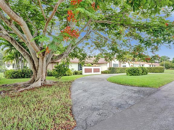 2nd image of 9461 SW 134th St