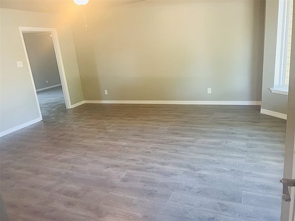 2nd image of 110 Calle Del Sol