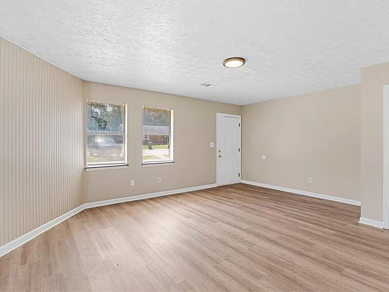 217 Tanglewood Dr #B — Photo 5