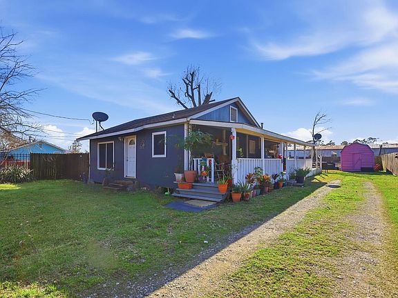 3rd image of 829 Becker St