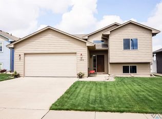 3408 E Brewster St, Sioux Falls, SD 57108