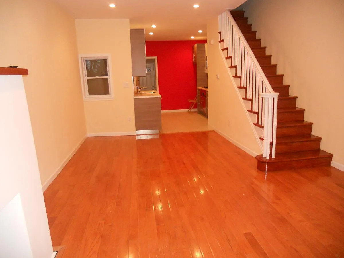 2661 Cedar St photo 1