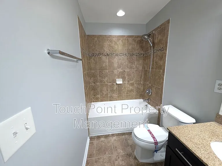 209 Weavers Glenn Pl — Photo 28