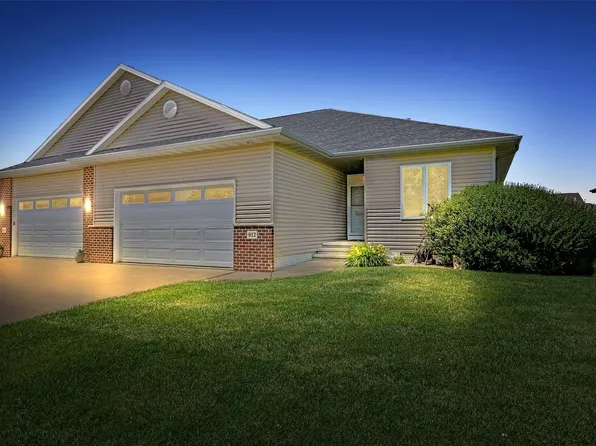 912 Dorchester Pl NE #912, Cedar Rapids, IA 52402