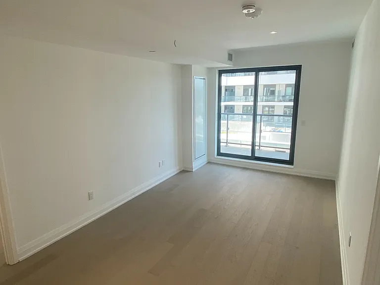 505 Glencairn Ave #302 — Photo 13