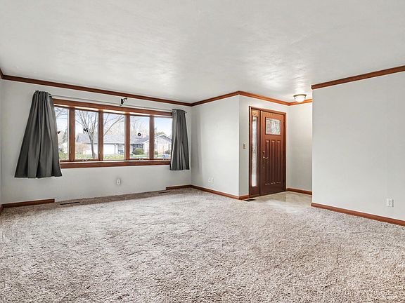 5th image of 566 Kublick Dr