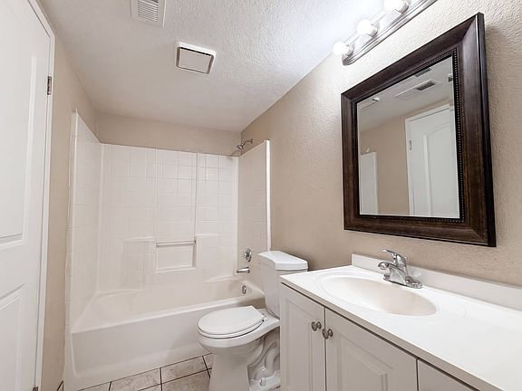 3rd image of 5546 W Avenue K