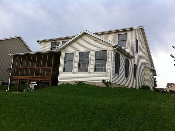 2nd image of 7 Rock Garden Ct