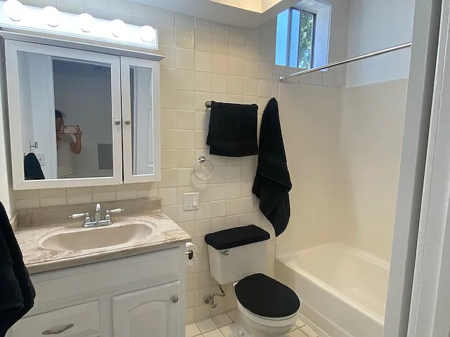 4350 York Blvd — Photo 16