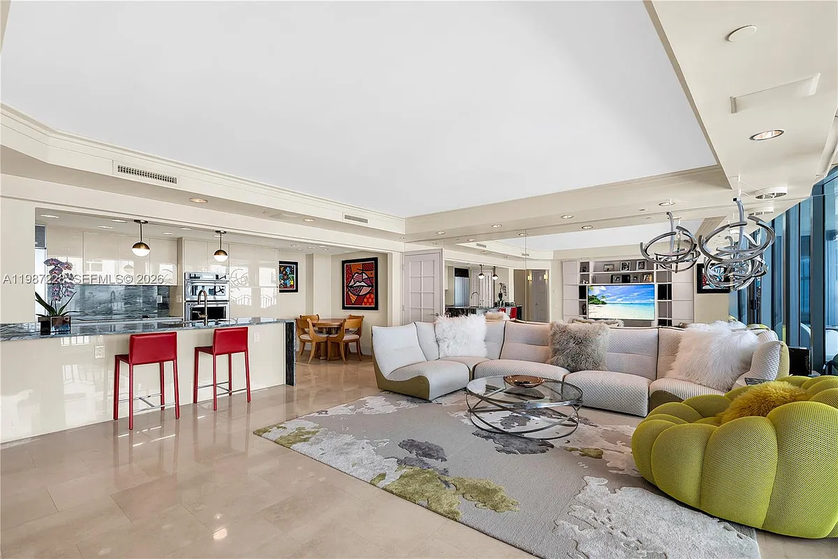 Building Photo - 1500 Ocean Dr #1005