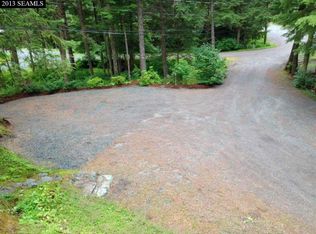 7081 Hendrickson Rd, Juneau, AK 99801