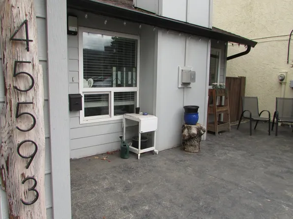 45593 McIntosh Dr, Chilliwack, BC V2P 6V4