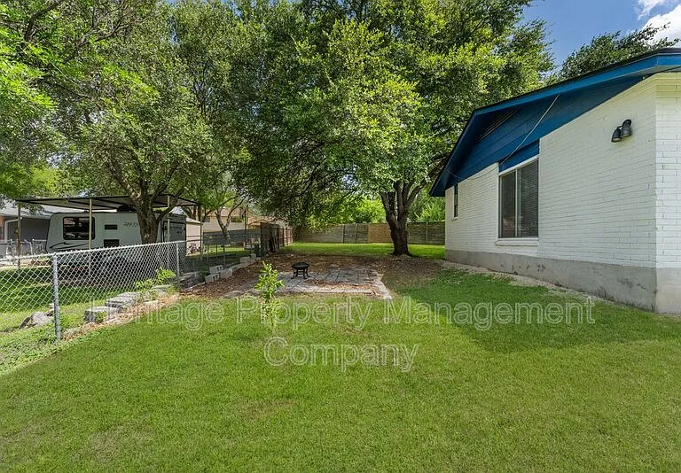 2526 Town Briar St — Photo 37