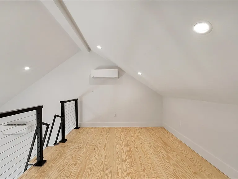 29 Pigeon Hill St #0 — Photo 11