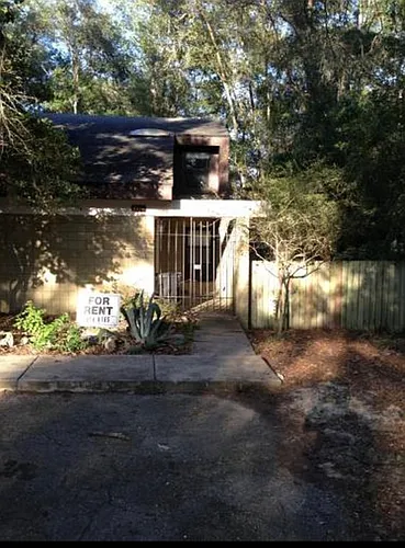 4711 SW 69th Ter Photo 1