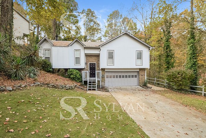 1st image of 2435 Burgundy Dr