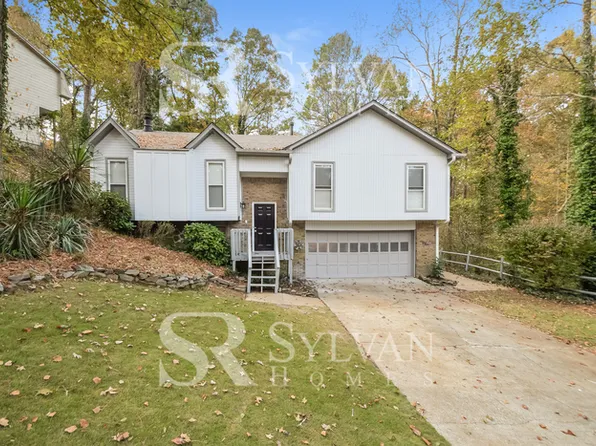 2435 Burgundy Dr, Birmingham, AL 35244