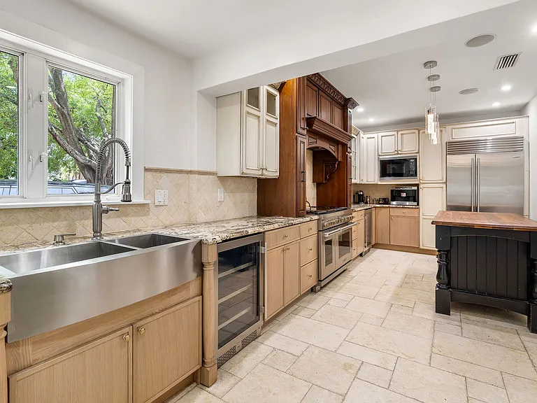 100 W Davis Blvd — Photo 16