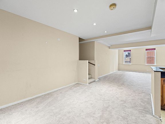 4th image of 40 E 9th St APT 1907