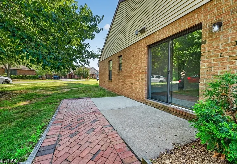 10 Daniel Ct — Photo 15