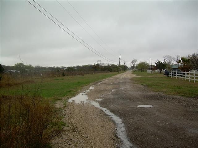 2nd image of 410 High Rd